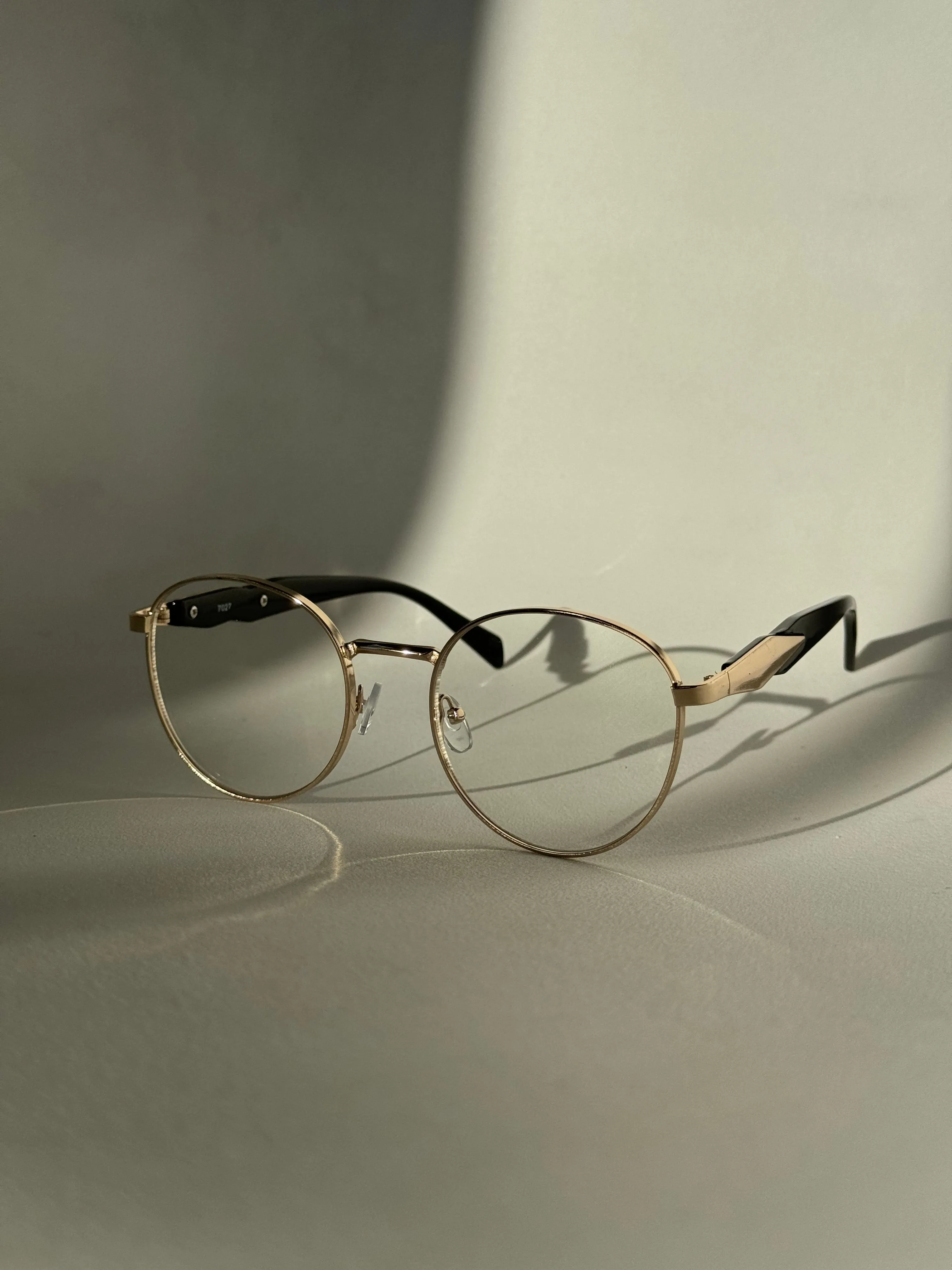 Davon Classic 80s Style Sunglasses In Clear
