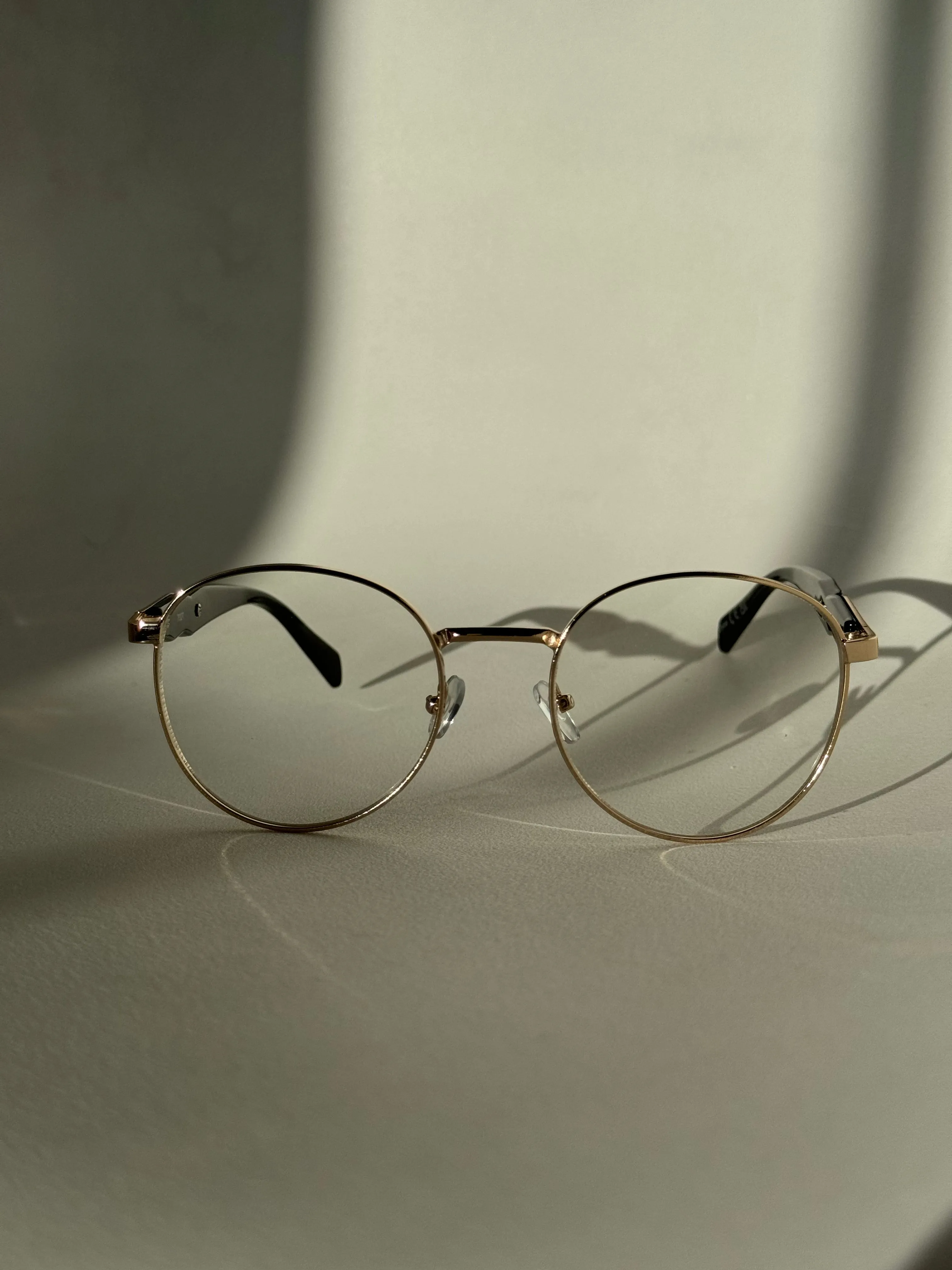 Davon Classic 80s Style Sunglasses In Clear
