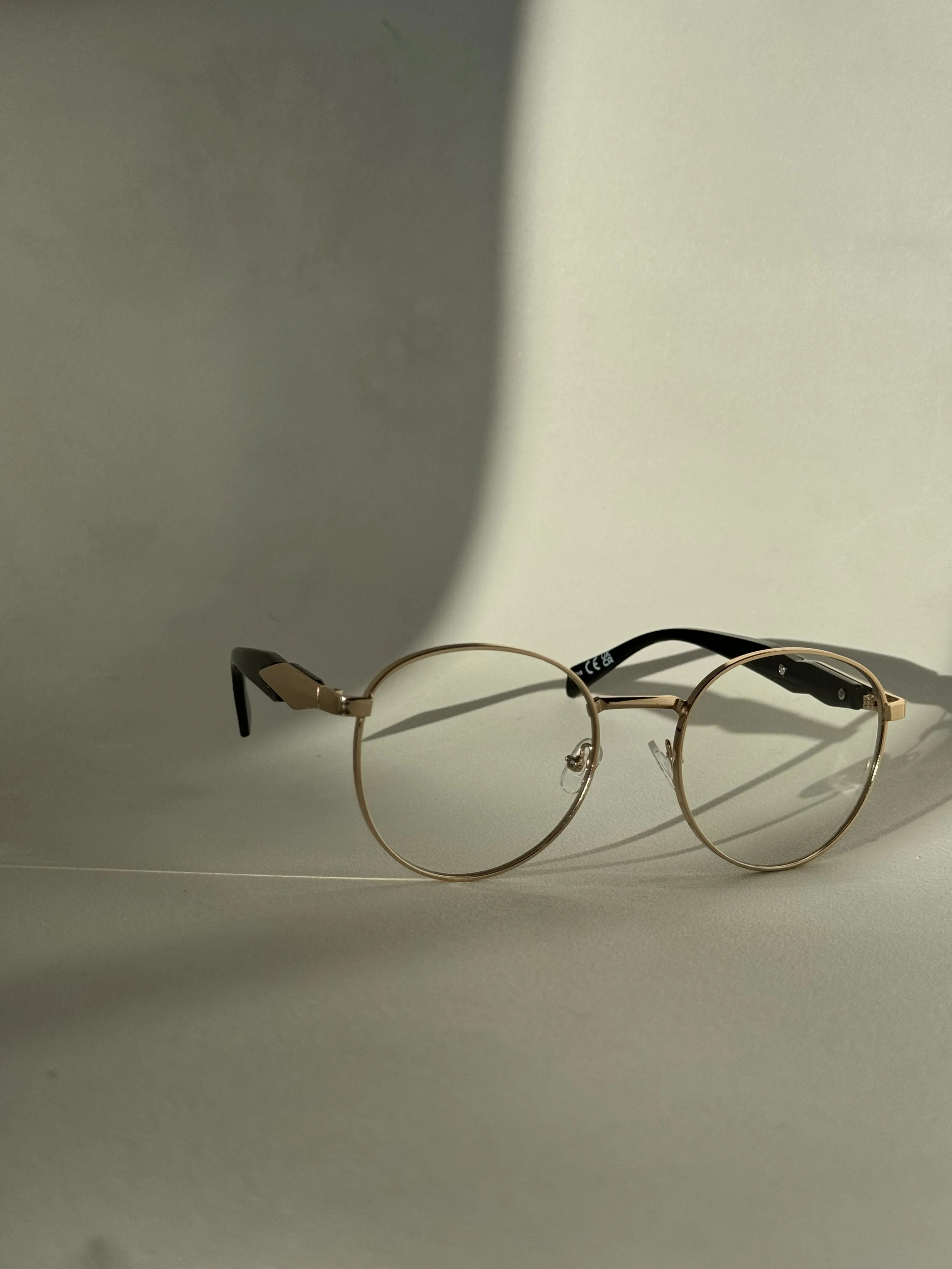 Davon Classic 80s Style Sunglasses In Clear