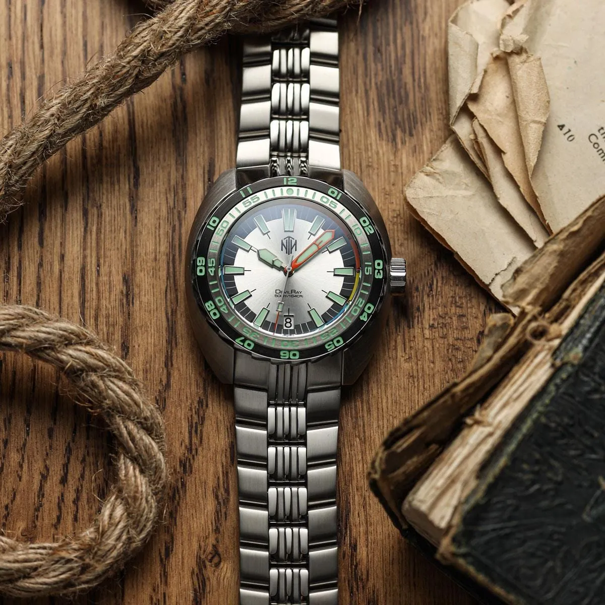NTH DevilRay Automatic Dive Watch - No Date - Silver Sunburst