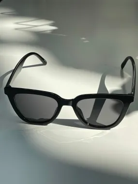 Regina Retro Square Sunglasses In Gloss Black