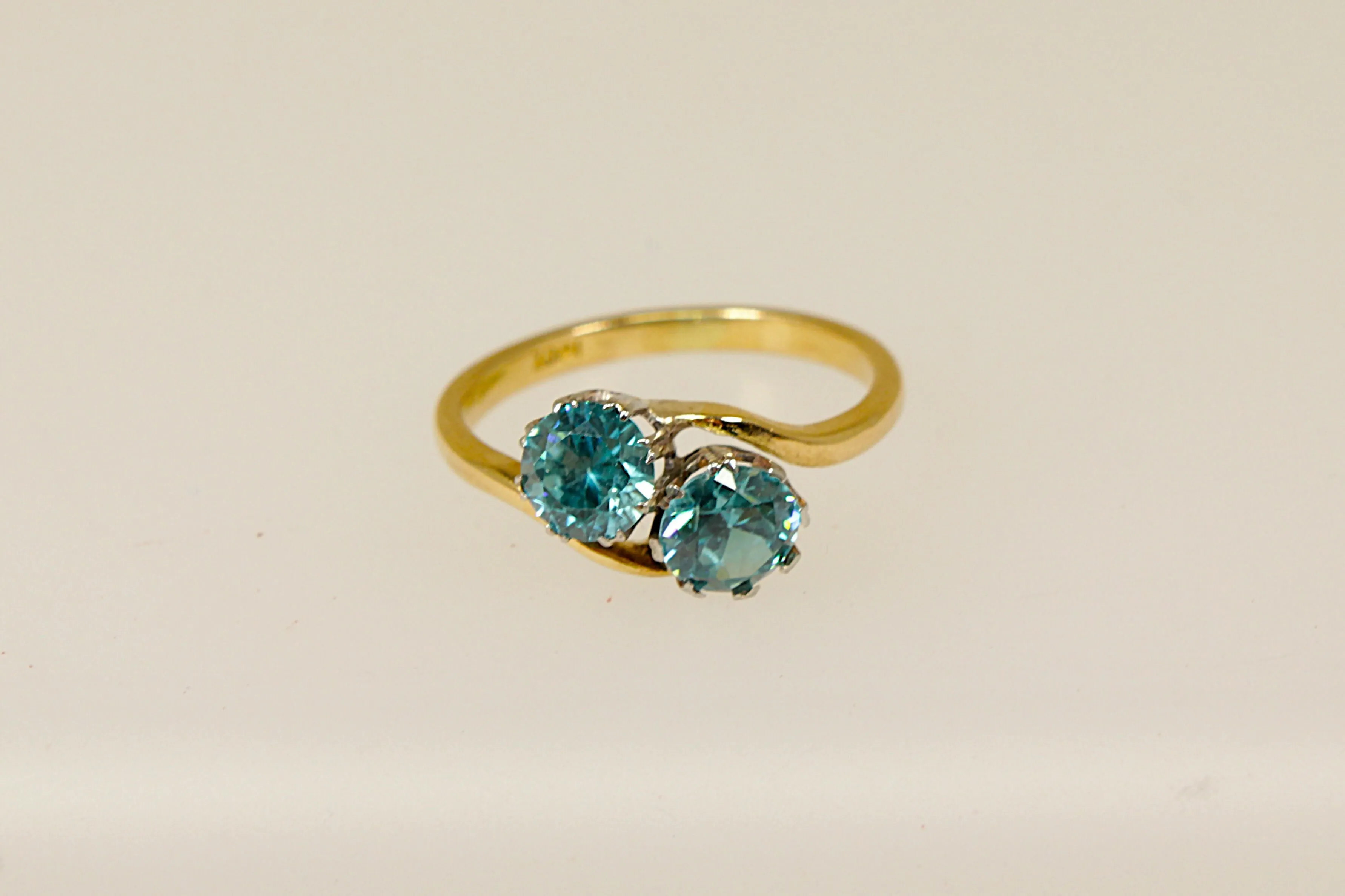 Vintage 18ct Gold & Blue Zircon Duo Ring